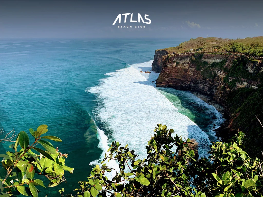 uluwatu cliff, uluwatu temple, uluwatu beach, best beaches in bali